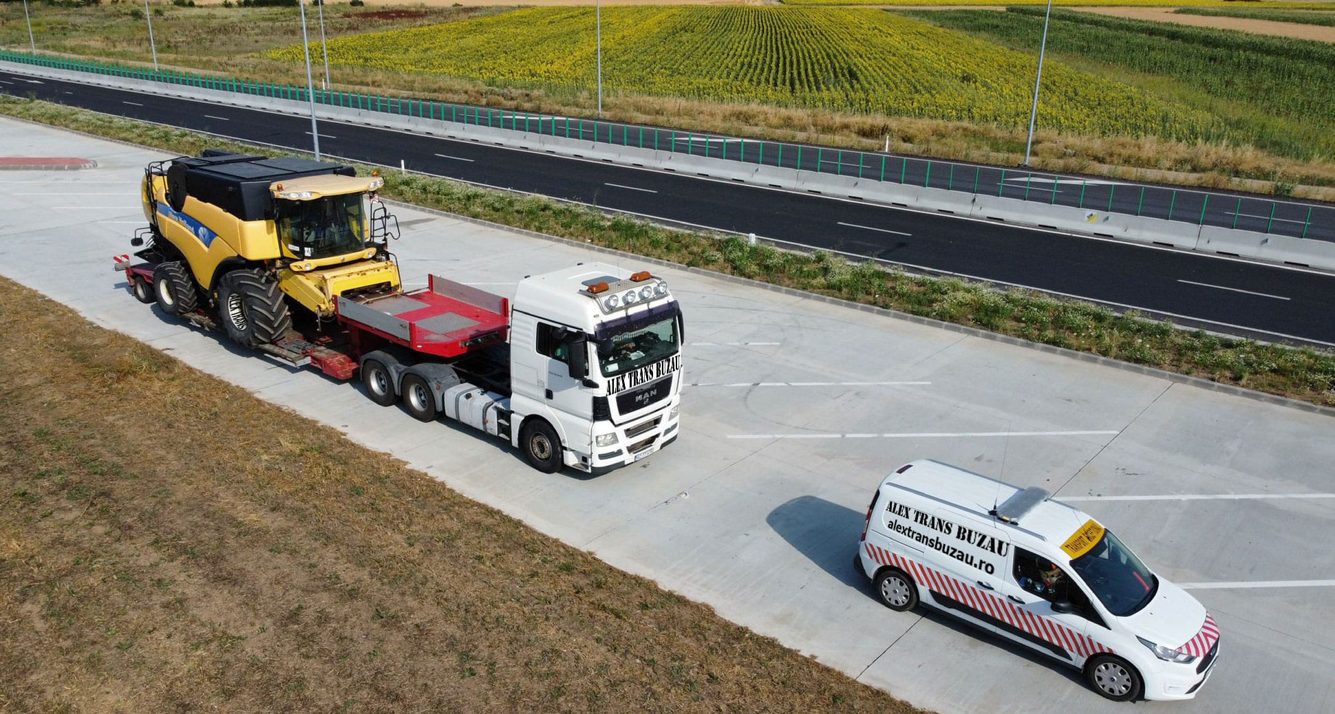 Convoy agabaritic transport supradimensionat generatoare industriale pe remorcă modulară cu 8 axe în portul Constanța